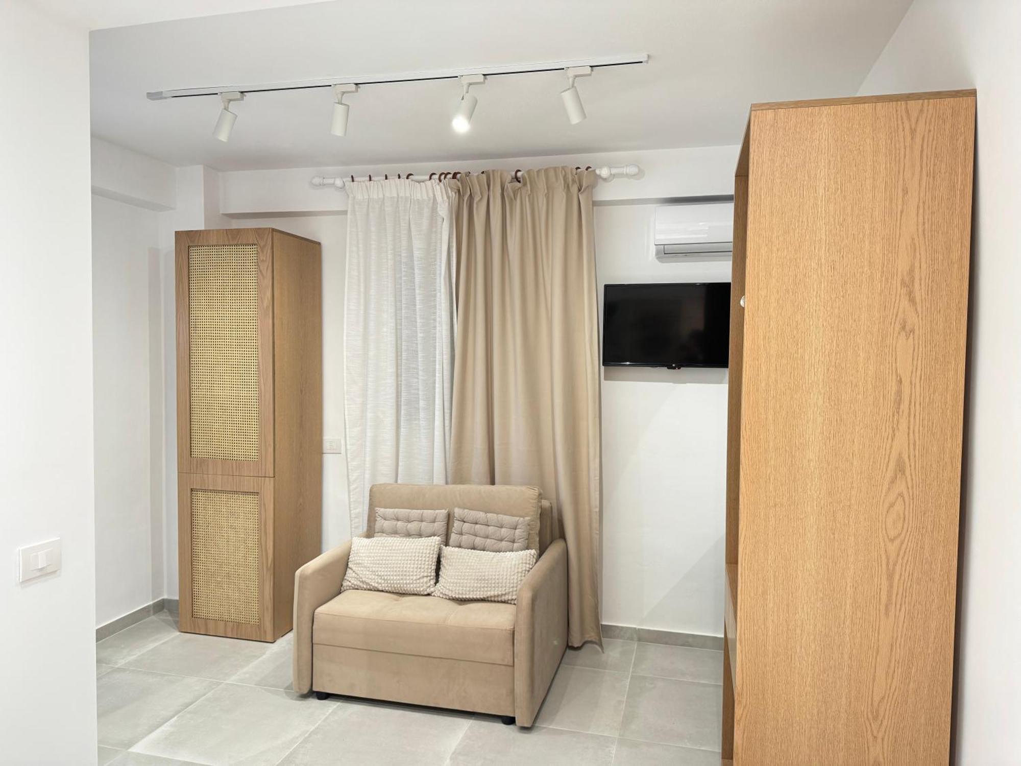 Potami Seashell Hotel Himare Bagian luar foto