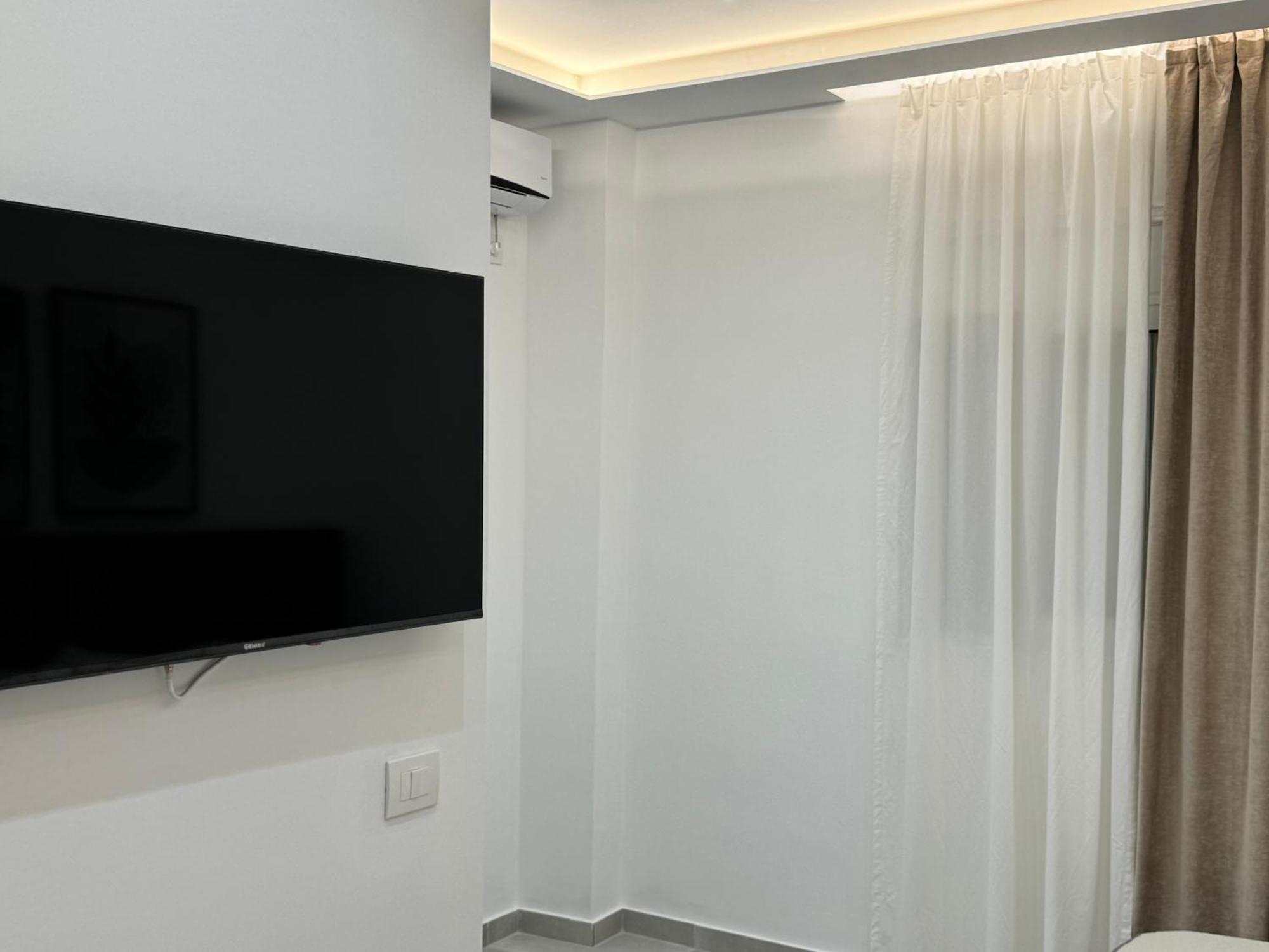 Potami Seashell Hotel Himare Bagian luar foto